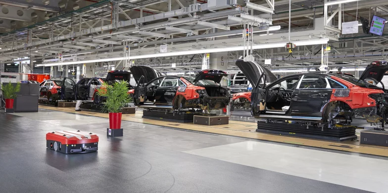 AGV و AMR : راه‌حل‌هایی برای چالش‌های لجستیک داخلی شما